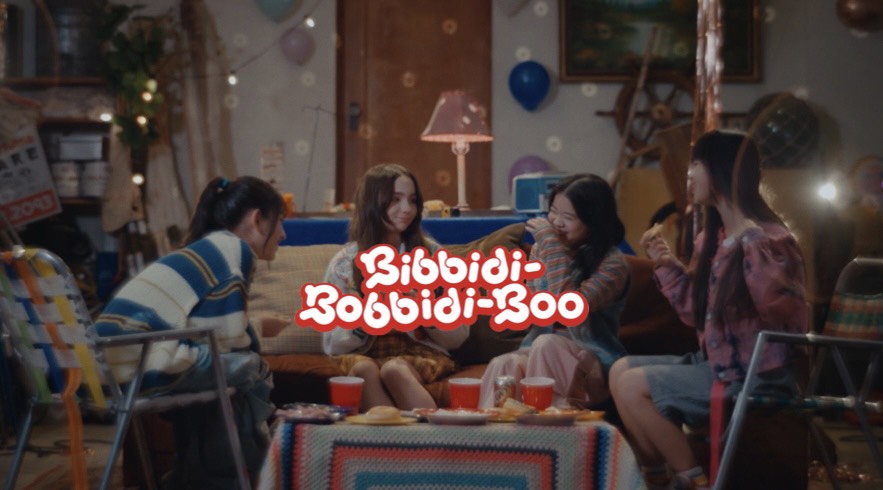 JUICYJUICY「Bibbidi-Bobbidi-Boo」のMVより。
