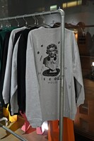 「Hosono Record House」にちなんだパーカー。