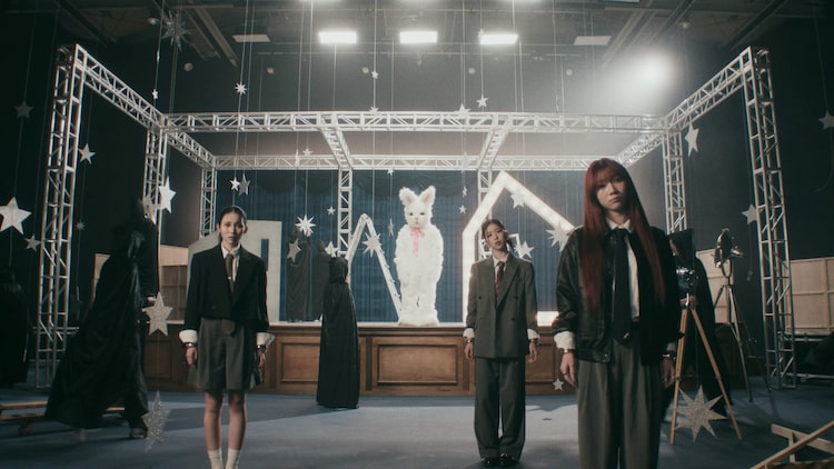 IS:SUE「Phase」MVより。©︎LAPONE GIRLS