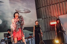 UA「HORIZON」ライブ映像より。