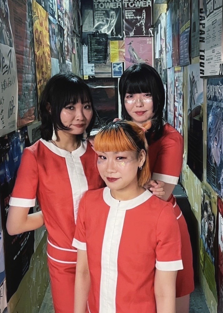 ガレージ・モッズ系ギャルバンド、ジェニ・ジェニが300枚限定アナログ発売