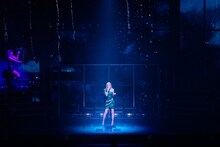 西野カナが七変化！クリスマスライブで新しい“口喧嘩ラブソング”初披露