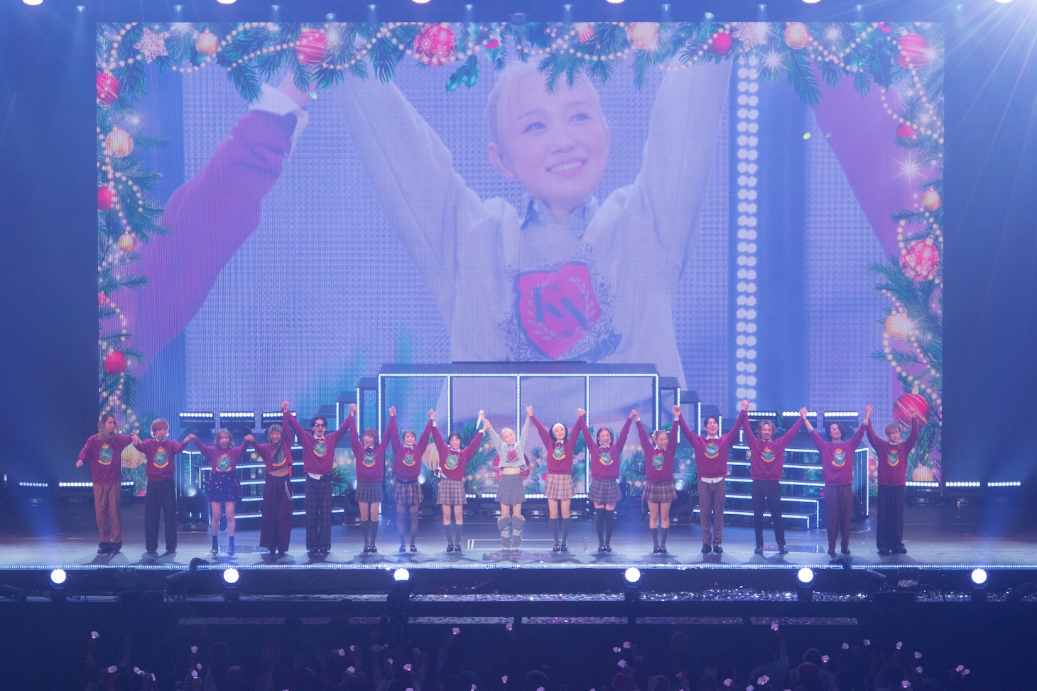 西野カナのクリスマスライブの様子。