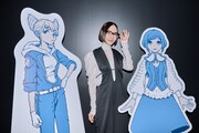左からジャスミンさん、念視するときの福来あざみさんの真似をするのっちさん、福来あざみさん。