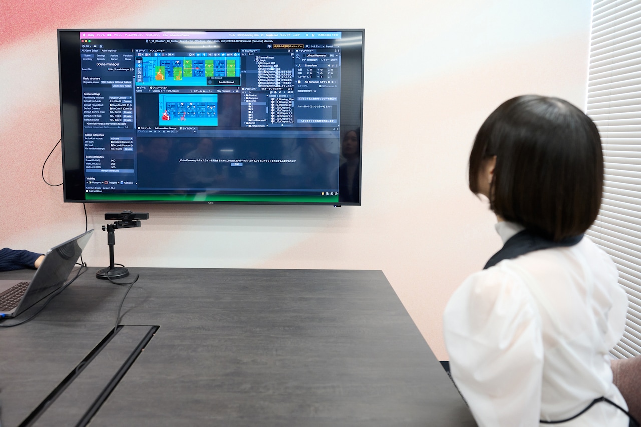 興味深げにUnityを見つめるのっちさん。