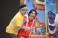 阿部寛（ラパルフェ都留）に「一緒に東大行くぞ！」と誘われる武藤潤（右）。