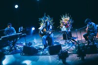 「阿部真央アコースティックツアー2025 - On Your Way Home -」の様子。（Photo by Kana Tarumi）