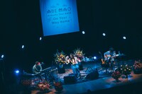 「阿部真央アコースティックツアー2025 - On Your Way Home -」の様子。（Photo by Kana Tarumi）