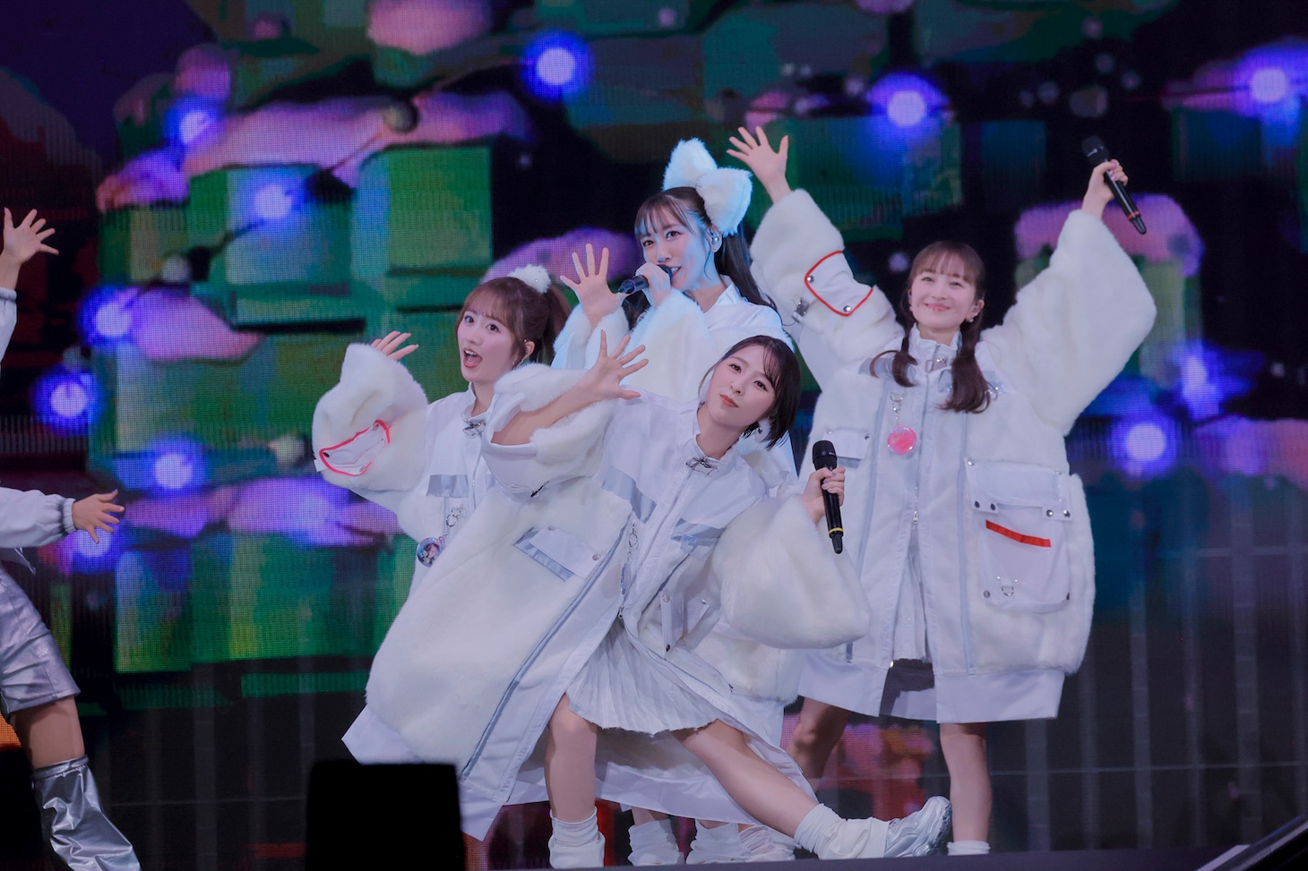 ももいろクローバーZ ©KINGRECORDS