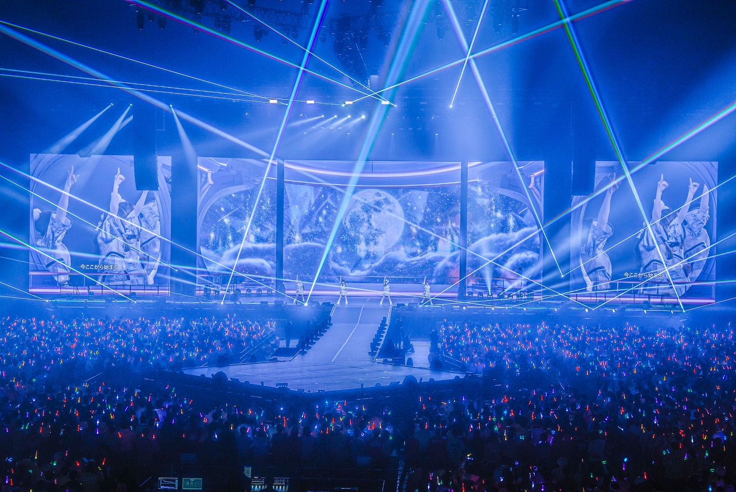 ももいろクローバーZ「Momoiro Christmas 2025 ODYSSEY」DAY2公演の様子。©KINGRECORDS