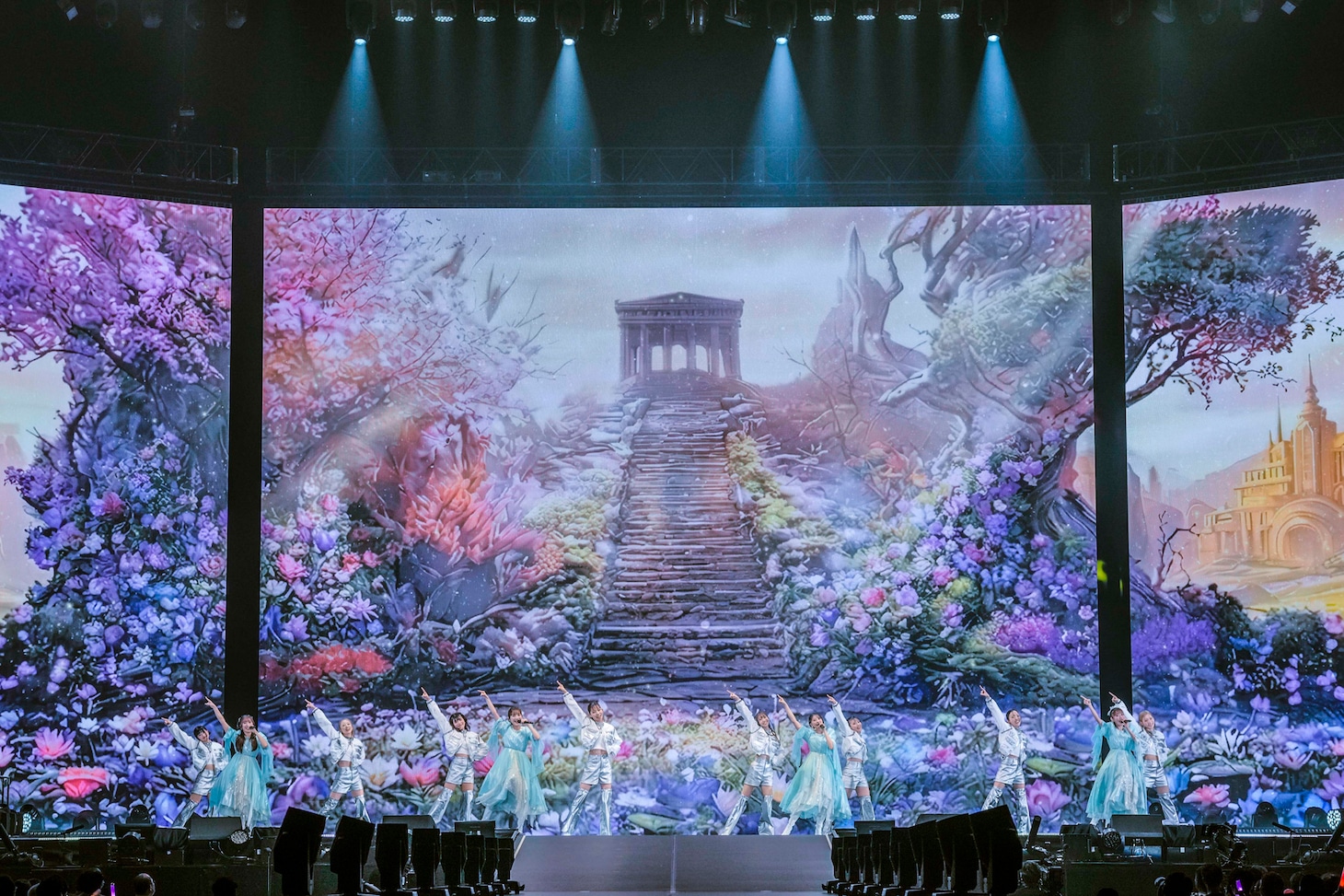 ももいろクローバーZ「Momoiro Christmas 2025 ODYSSEY」DAY2公演の様子。©KINGRECORDS