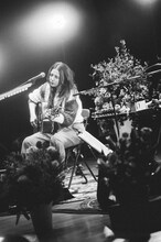 阿部真央（Photo by Kana Tarumi）