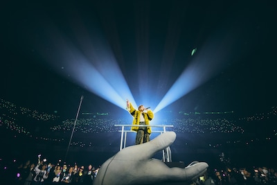 岩田剛典「Takanori Iwata ASIA TOUR 2025-2026 "SPACE COWBOY"」東京公演の様子。（撮影：鳥居洋介）