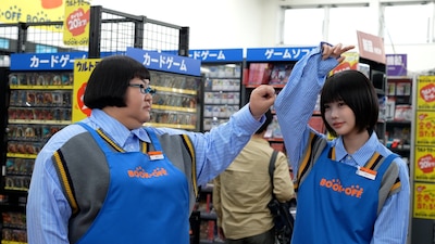 CM撮影現場での安藤なつとあの。