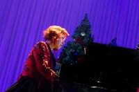 「Yuki Kajiura LIVE Special edition ～クリスマスディナーショー2025～」より。