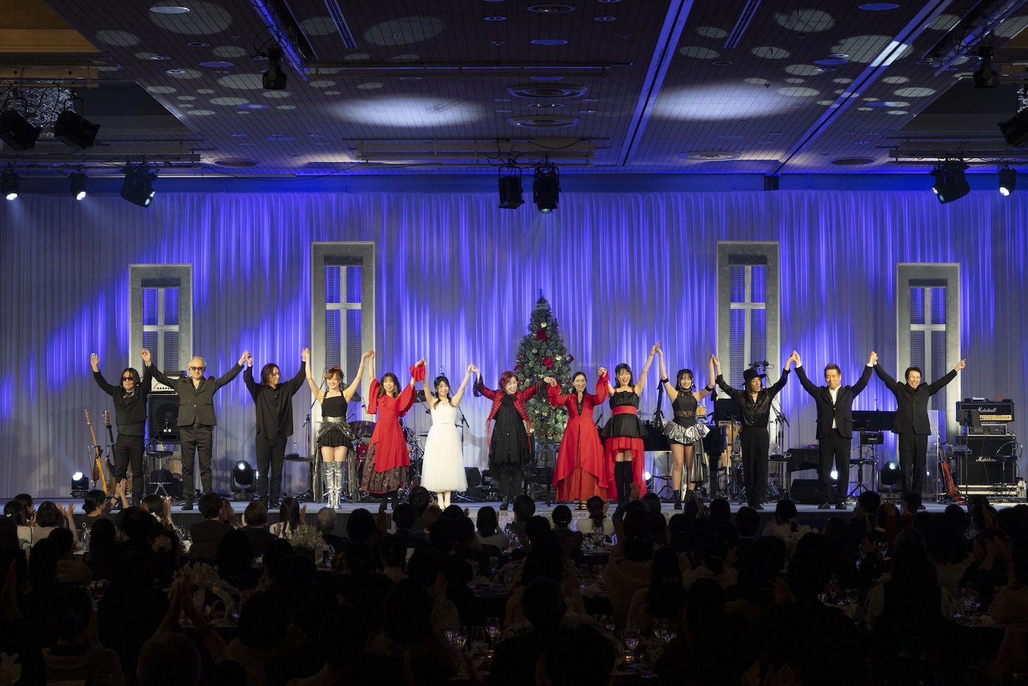 「Yuki Kajiura LIVE Special edition ～クリスマスディナーショー2025～」より。
