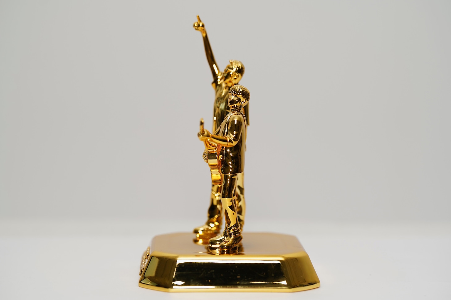 KOBUKURO ゴールドフィギュア