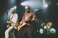 人間椅子（撮影：西槇太一）