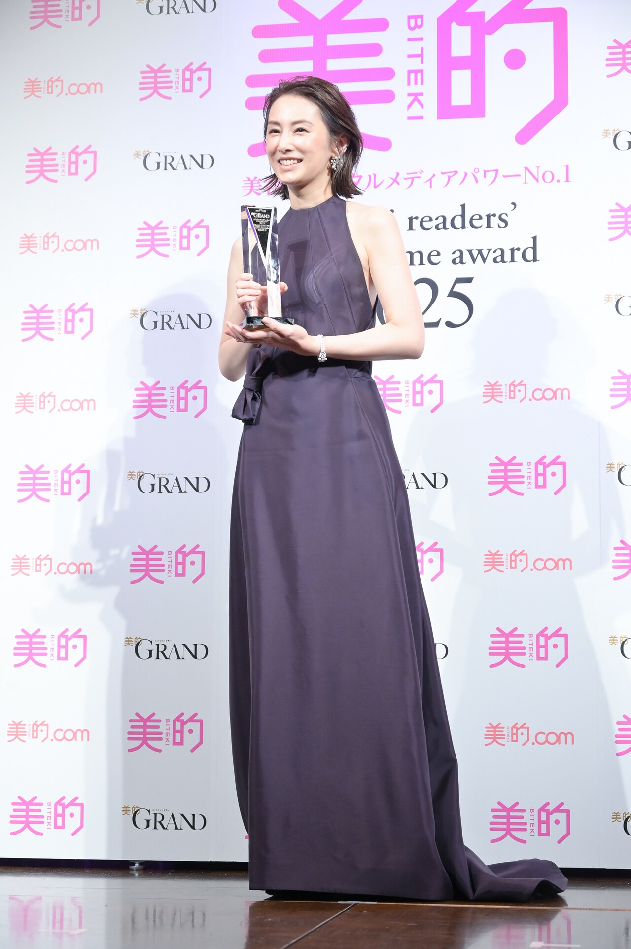 笑顔の北川景子。 - Snow Man渡辺翔太“美的ベストビューティマン”殿堂