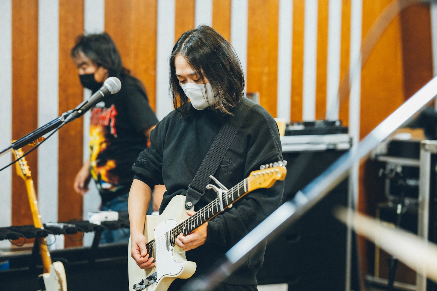 岩寺基晴（サカナクション）。NHK「山口一郎 “うつ”と生きる 紅白完結編」より。（写真提供：NHK）