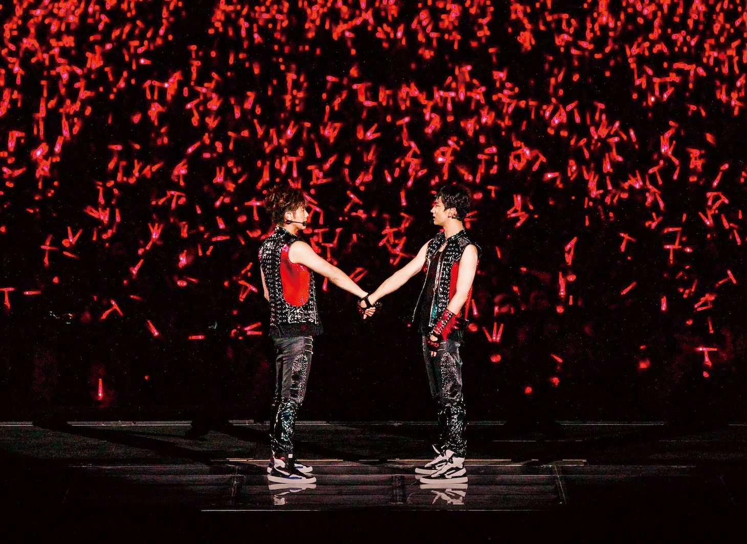 「東方神起 20th Anniversary Film『IDENTITY』」ビジュアル©2026 RED OCEAN PROJECT