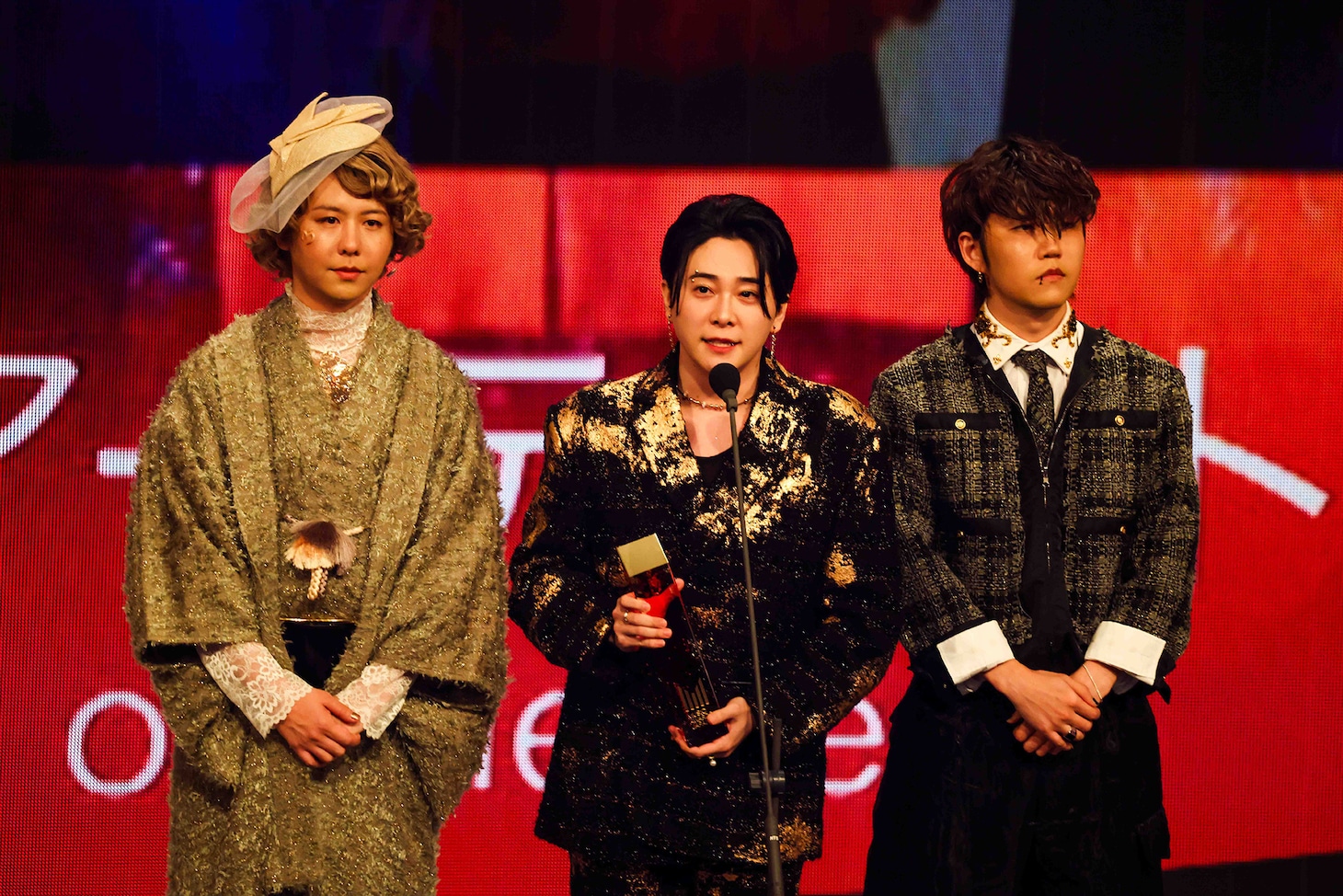 「MUSIC AWARDS JAPAN 2025」にて最優秀アーティスト賞を受賞したMrs. GREEN APPLE。