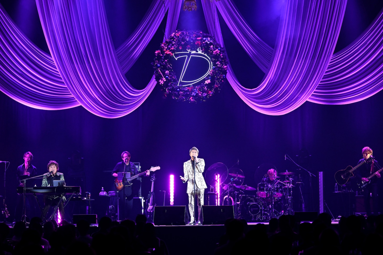 「DEEN Christmas Dinner Show 2025」の様子。（撮影：荒川潤）