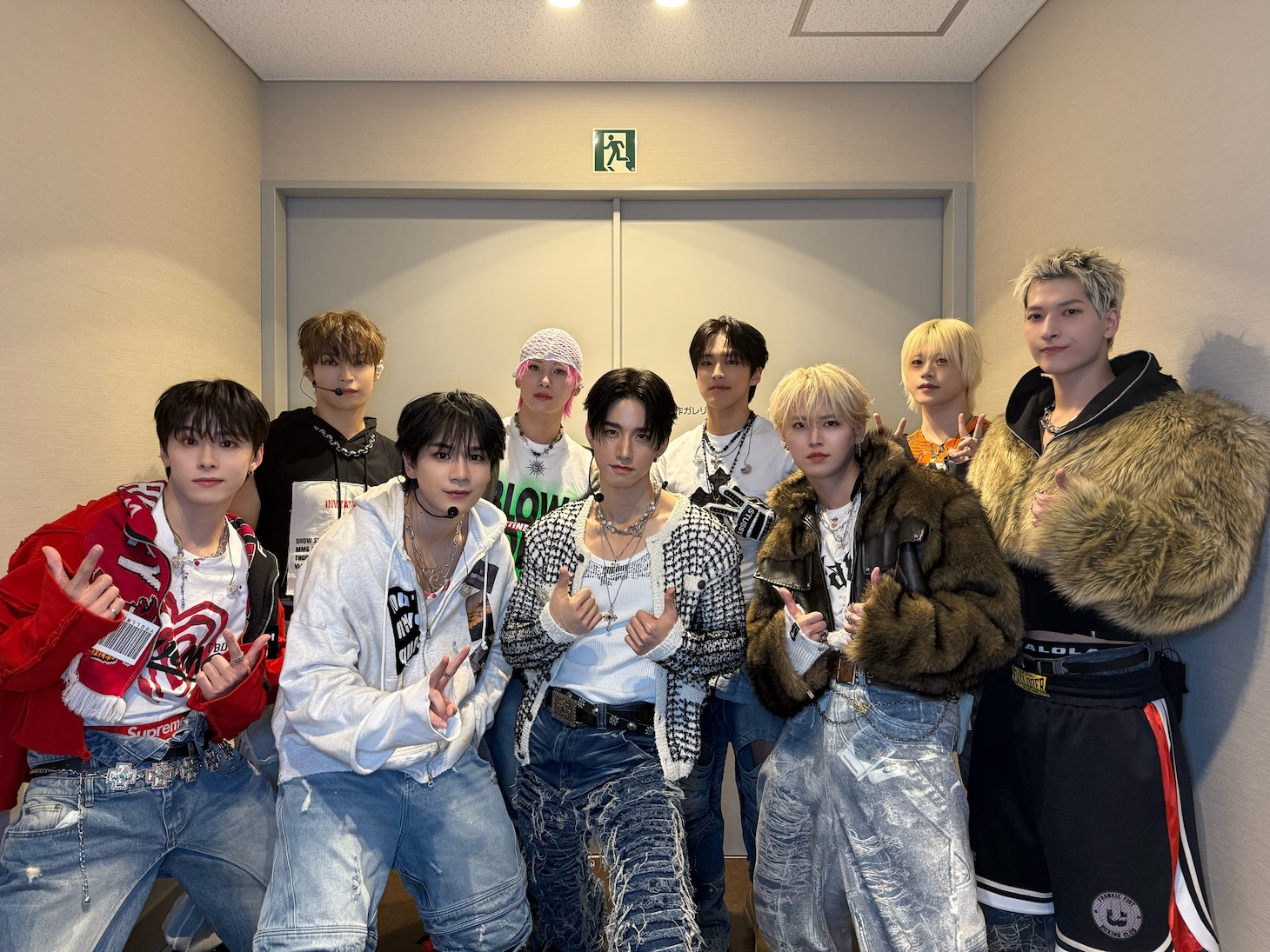 JO1。「Handz In My Pocket」ショーケースツアー（大阪公演）より。 ©LAPONE ENTERTAINMENT