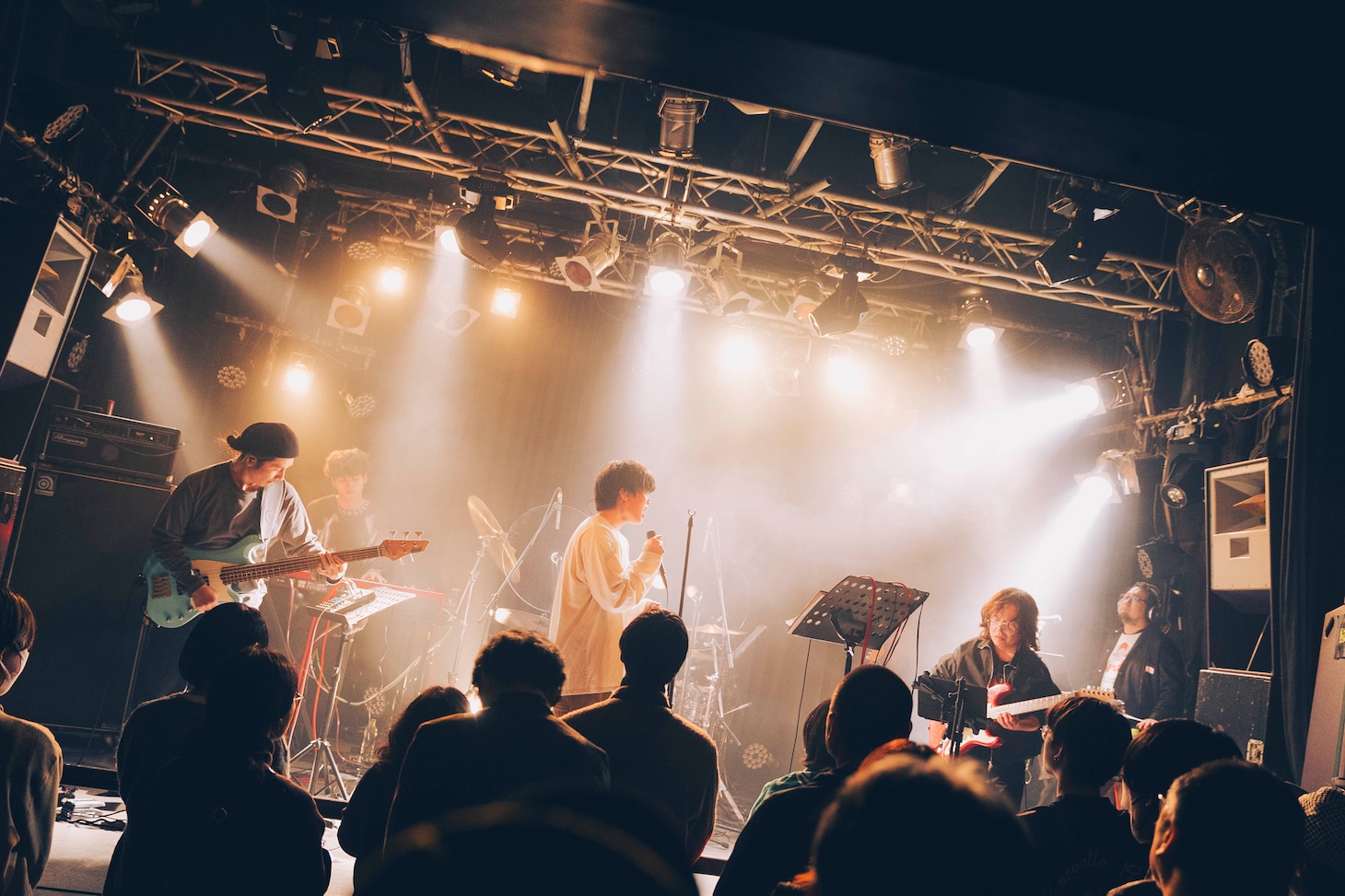 「Meg Bonus ONEMAN LIVE 2025 "Lossy"」の様子。（撮影：タマイシンゴ）