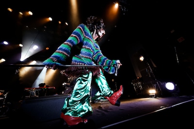 志磨遼平（Vo, G）（撮影：森好弘）