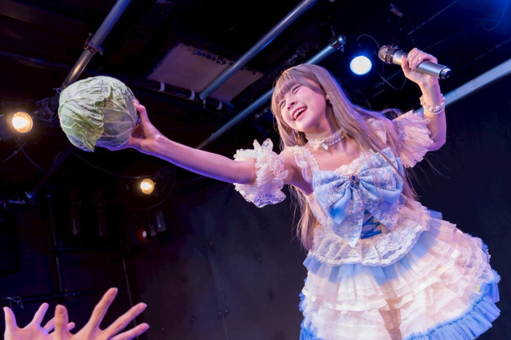 ラフ×ラフが変な公式フリ素配布、AI生成に逆張り　ニシダもいる