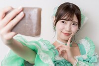 ラフ×ラフ「こんにゃくで自撮りをしているアイドル」