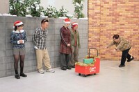 ソリを放つ屋敷裕政（右端）。