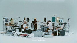 Laura day romance物語のエピローグ飾る「後味悪いや」MV公開、最新アルバムのリード曲