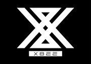 X8EEのロゴ。