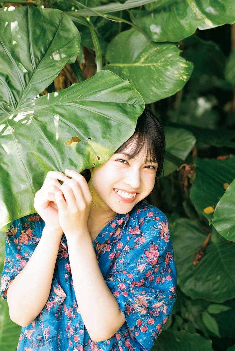NMB48芳賀礼、最大限に“あざとさ”を詰め込んだ1st写真集発売 抜群の 