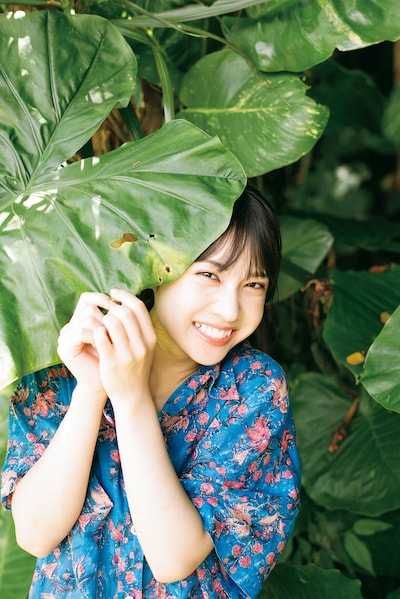 芳賀礼（NMB48）の1st写真集「ぽんっ」より。