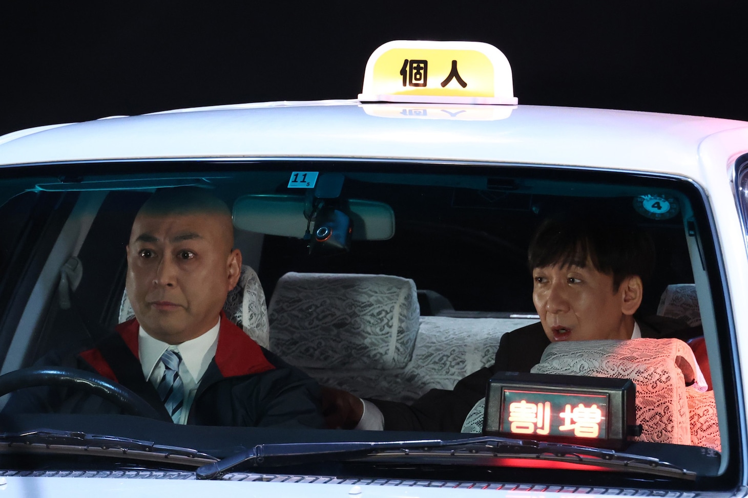 左から谷川雅紀（錦鯉）、飯塚悟志（東京03）。