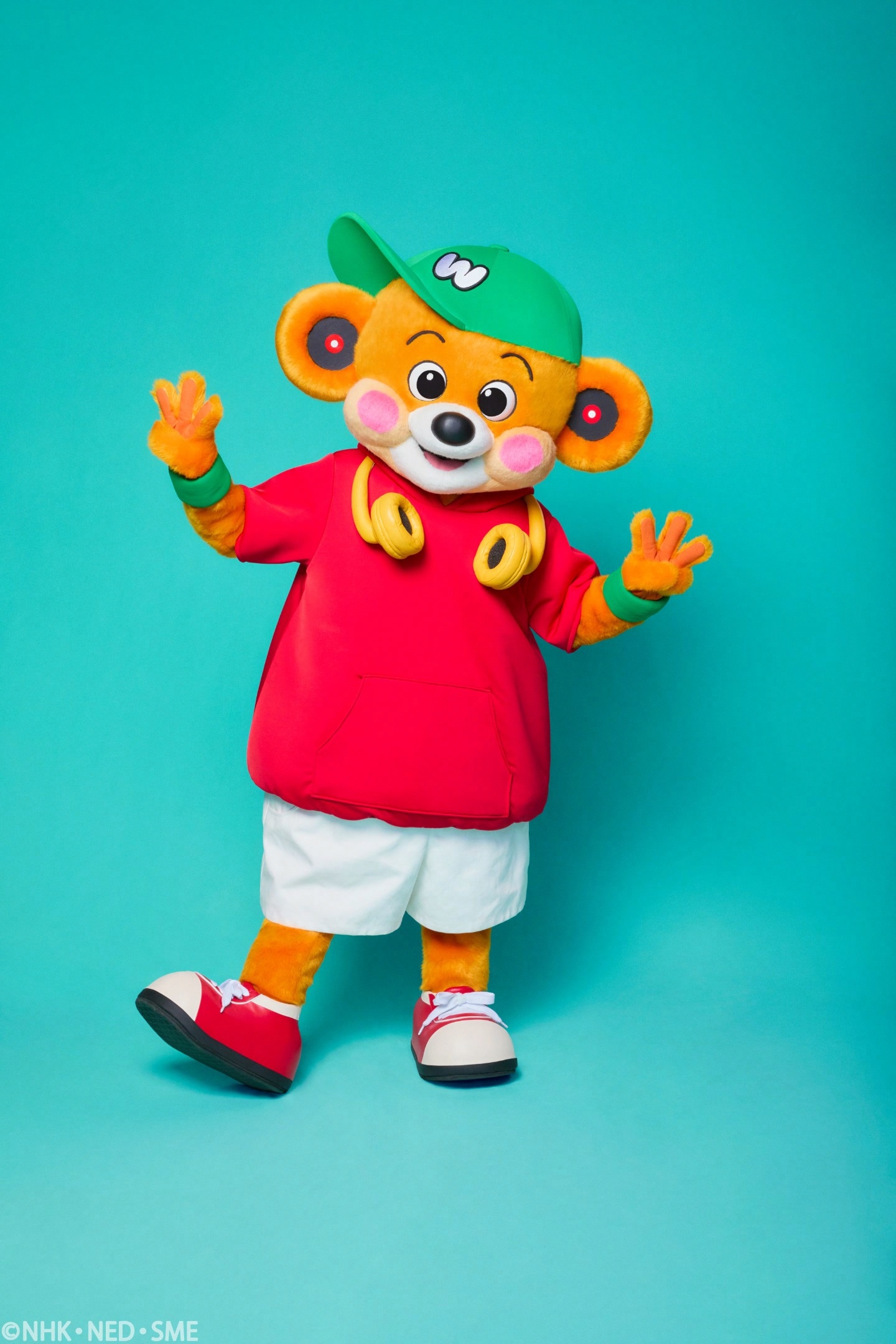 「放送100年紅白スペシャルメドレー」に参加するウェイキー。