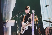 塩塚モエカ（Vo, G）（Photo by Daiki Miura）