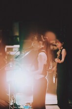 塩塚モエカ（Vo, G）（Photo by Daiki Miura）