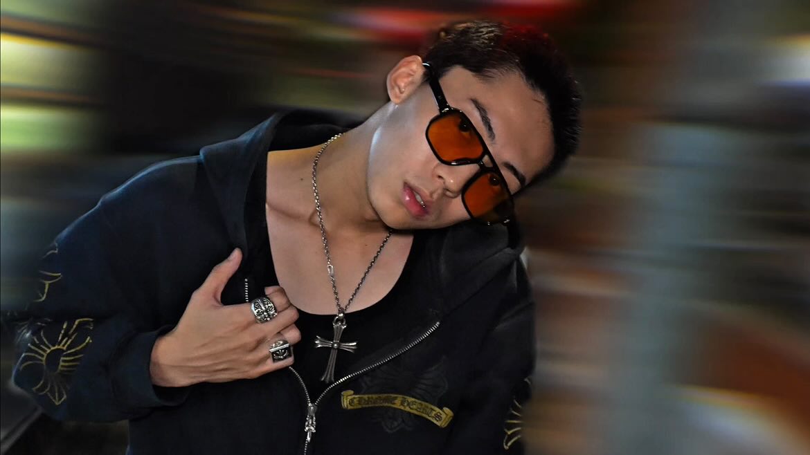 BABYWOODROSE、アイドルのラップをディス「言えねえだろpussyもドラッグもweedも」