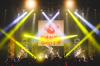 「斉藤朱夏 One man Tour 〈朱演〉～New Look～」東京・日本橋三井ホール公演の様子。（撮影：江藤はんな［SHERPA+］）