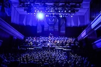 「GACKT PHILHARMONIC 2025 魔王シンフォニー THE REVIVAL」の様子。