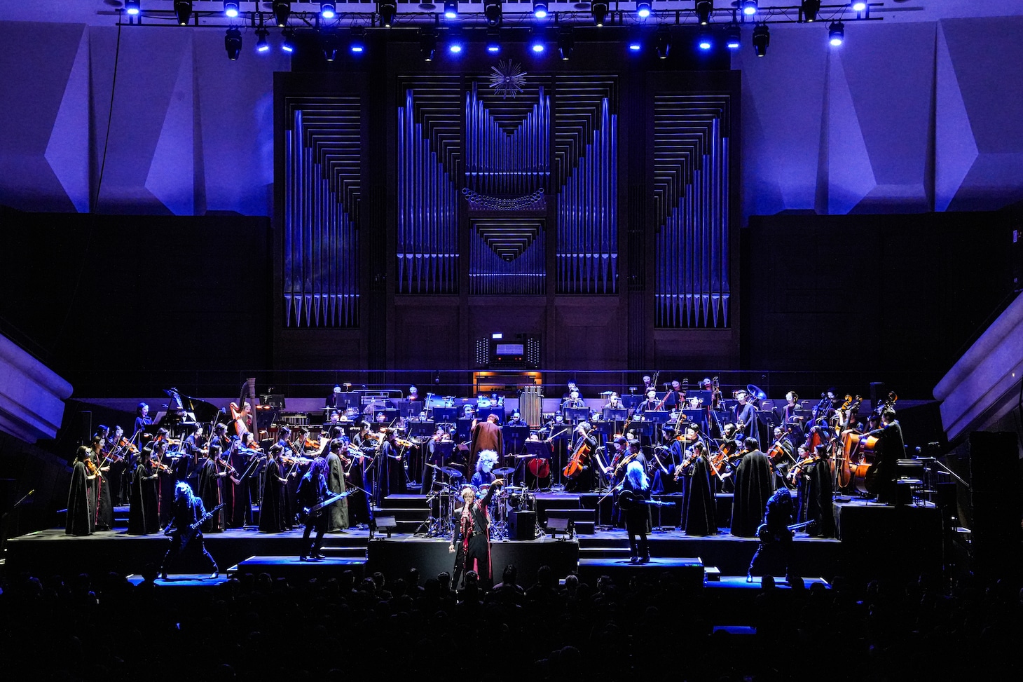 「GACKT PHILHARMONIC 2025 魔王シンフォニー THE REVIVAL」の様子。