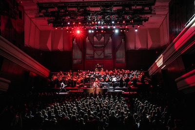 「GACKT PHILHARMONIC 2025 魔王シンフォニー THE REVIVAL」の様子。