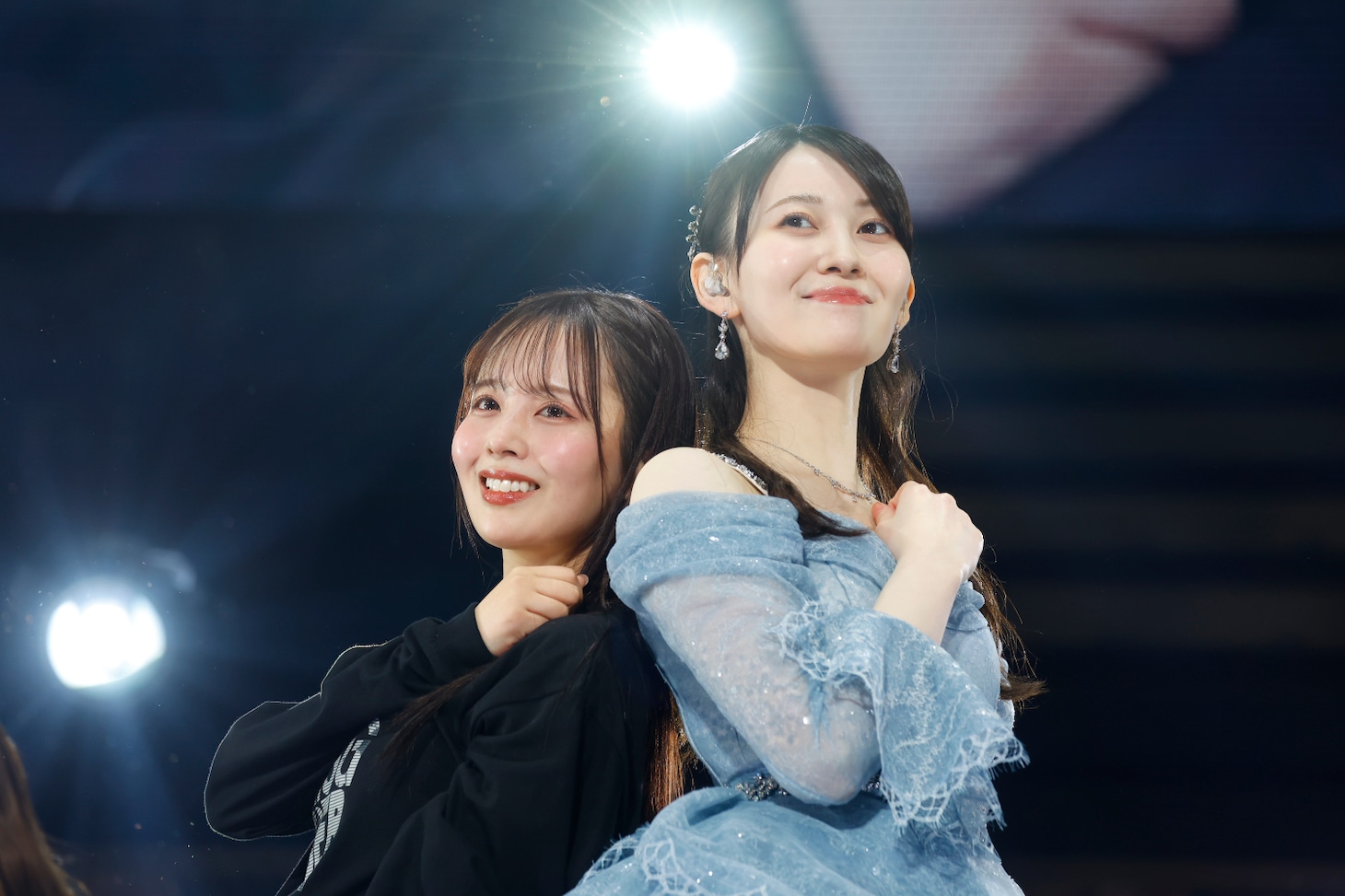 左から佐藤璃果、松尾美佑。（撮影：鈴木健太［KENTA Inc.］）