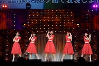 左から柴田柚菜、岩本蓮加、金川紗耶、田村真佑、矢久保美緒。（撮影：鈴木健太［KENTA Inc.］）