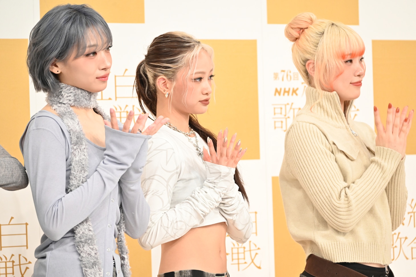 左からJISOO、YURI、MAHINA。