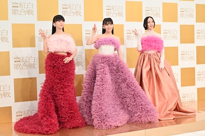 あったかいドレスを着たPerfume。